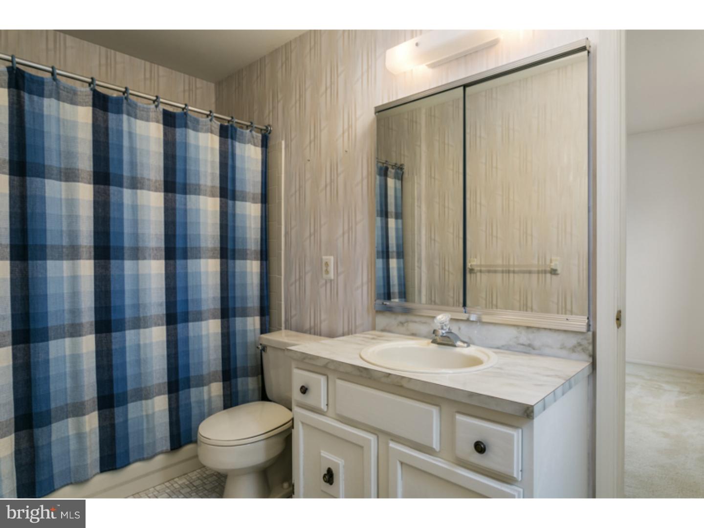 133 Farnwood Road Mount Laurel, NJ 08054 - Photo 20 of 25 Bathroom