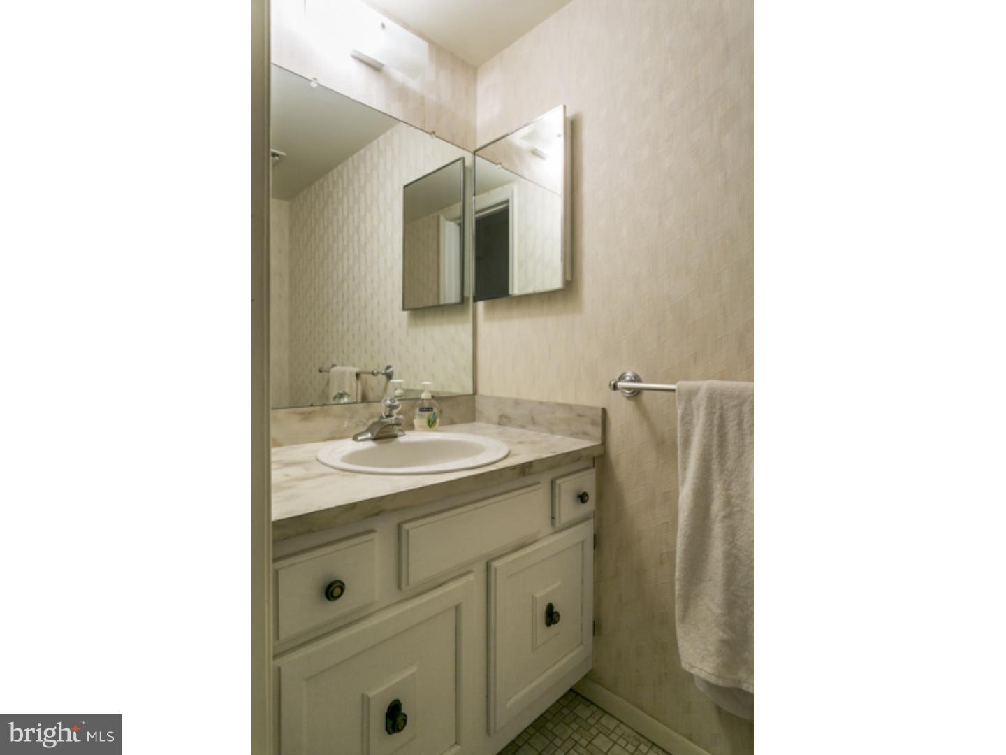 133 Farnwood Road Mount Laurel, NJ 08054 - Photo 24 of 25 Bathroom