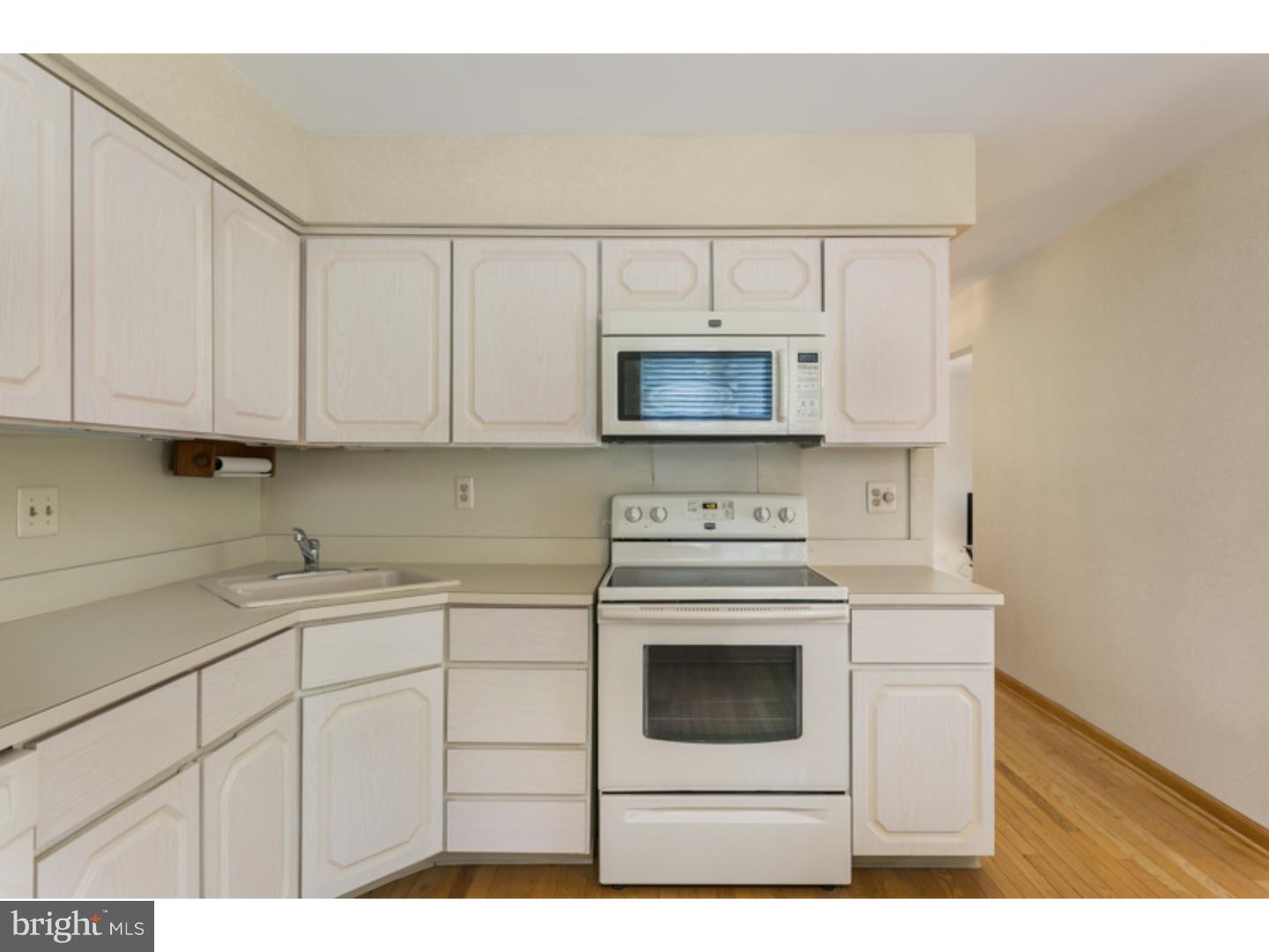 133 Farnwood Road Mount Laurel, NJ 08054 - Photo 9 of 25 Kitchen