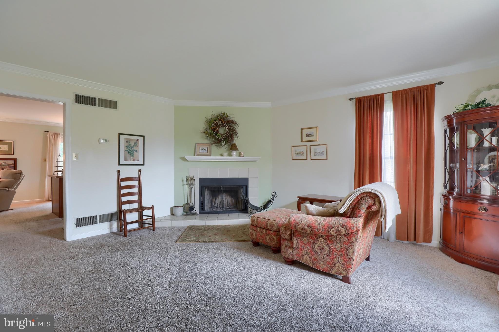 1829 Spring Ridge Lane Lancaster, PA 17603 - Photo 4 of 34 Gallery Image 4