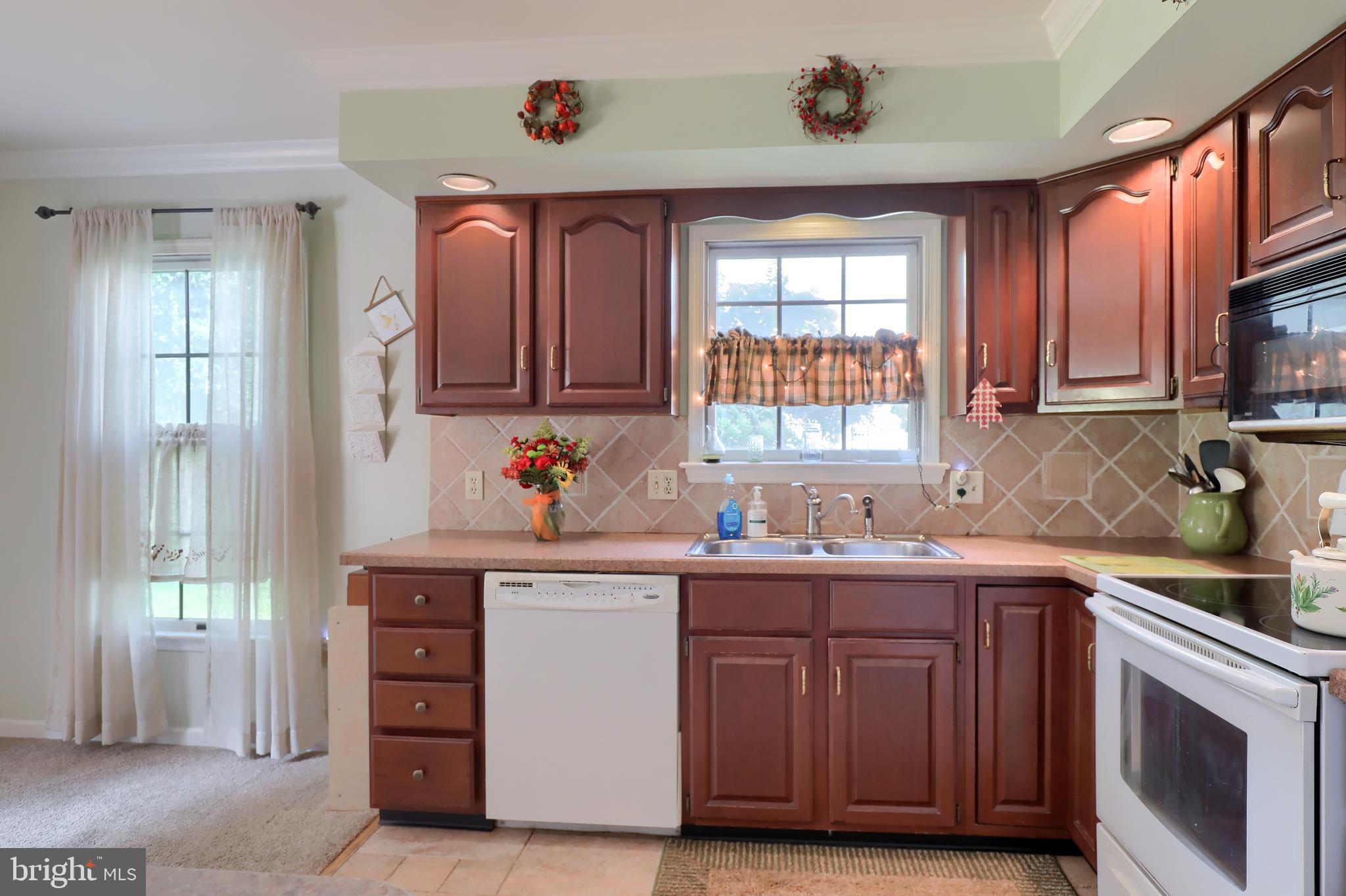 1829 Spring Ridge Lane Lancaster, PA 17603 - Photo 10 of 34 Gallery Image 10