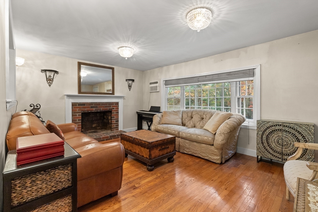 54 Willowdale Road Topsfield, MA 01983 - Photo 3 of 36 Gallery Image 3