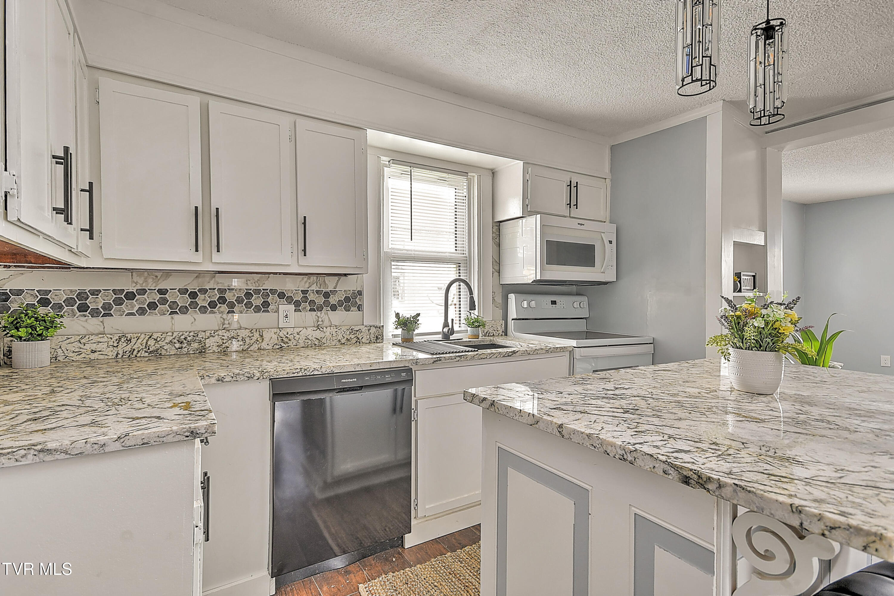 1208 Riverside Avenue, Unit 2 Kingsport, TN 37660 - Photo 12 of 28 1208 Riverside HB-11