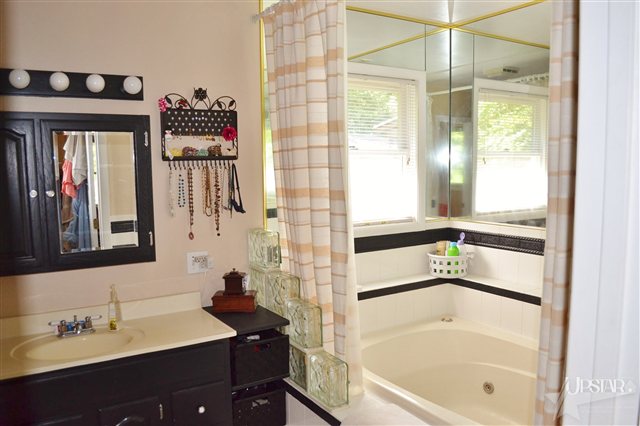 5809 East Hills Road Fort Wayne, IN 46804 - Photo 13 of 24 Gallery Image 13