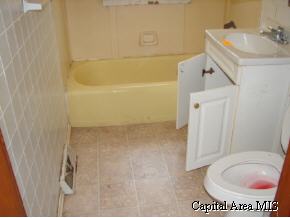2827 Hoover Avenue Springfield, IL 62703 - Photo 4 of 9