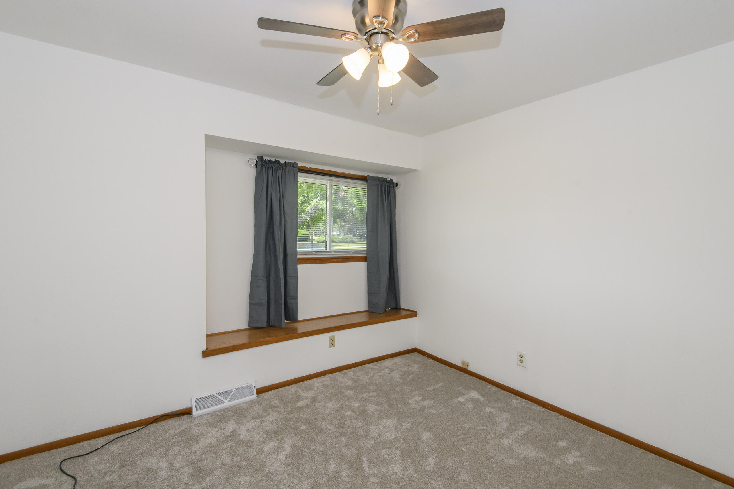 7016 North 86th Street Milwaukee, WI 53224 - Photo 19 of 40 Bedroom 3