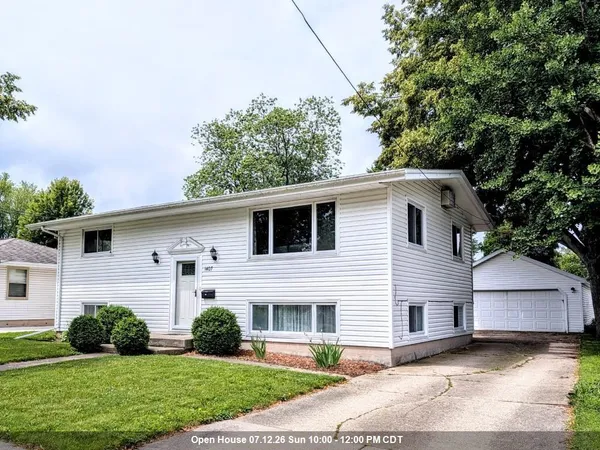 $325,000 | 1407 South Kernan Avenue, Appleton, WI 54915