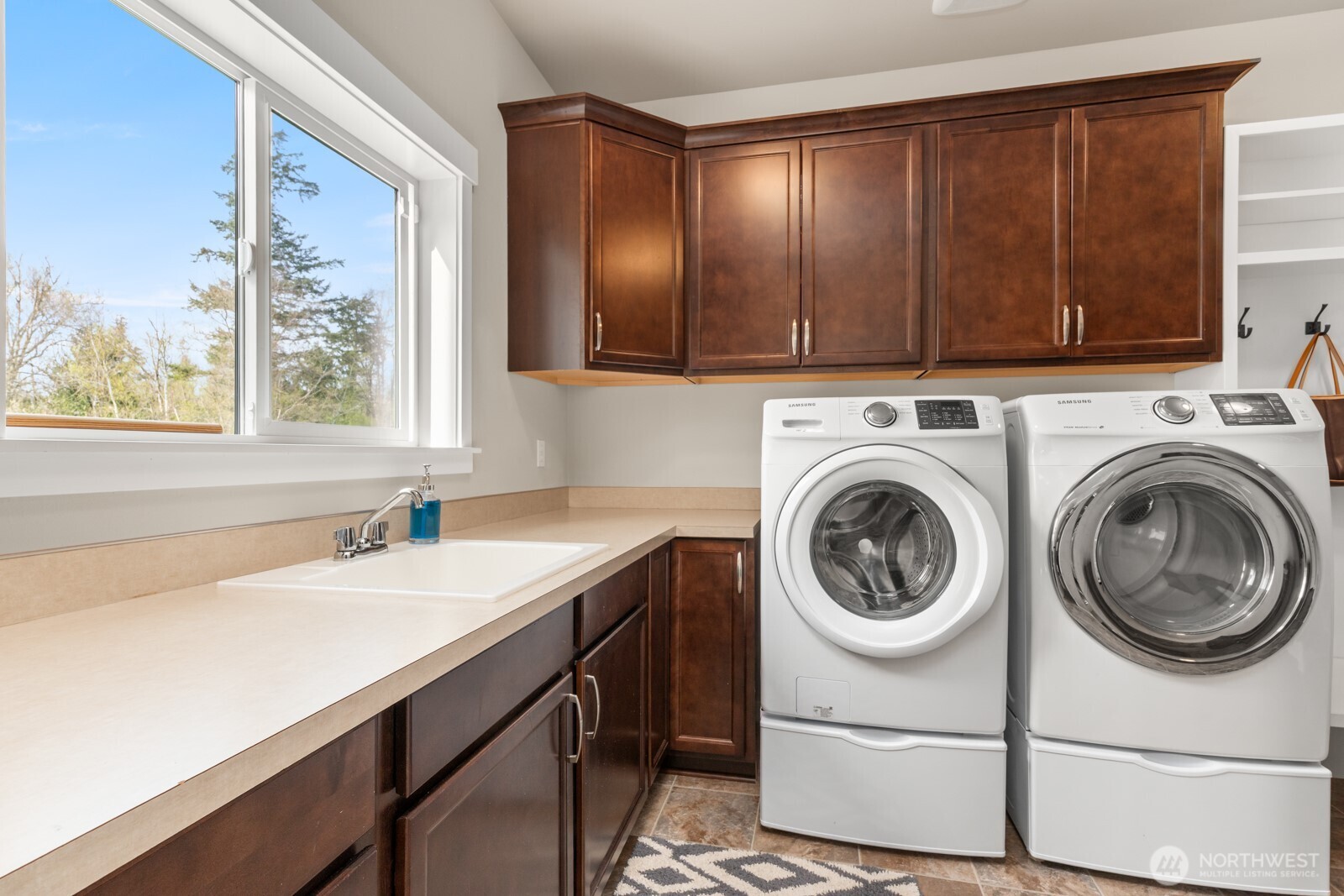10916 Bay Meadows Lane Burlington, WA 98233 - Photo 12 of 38
