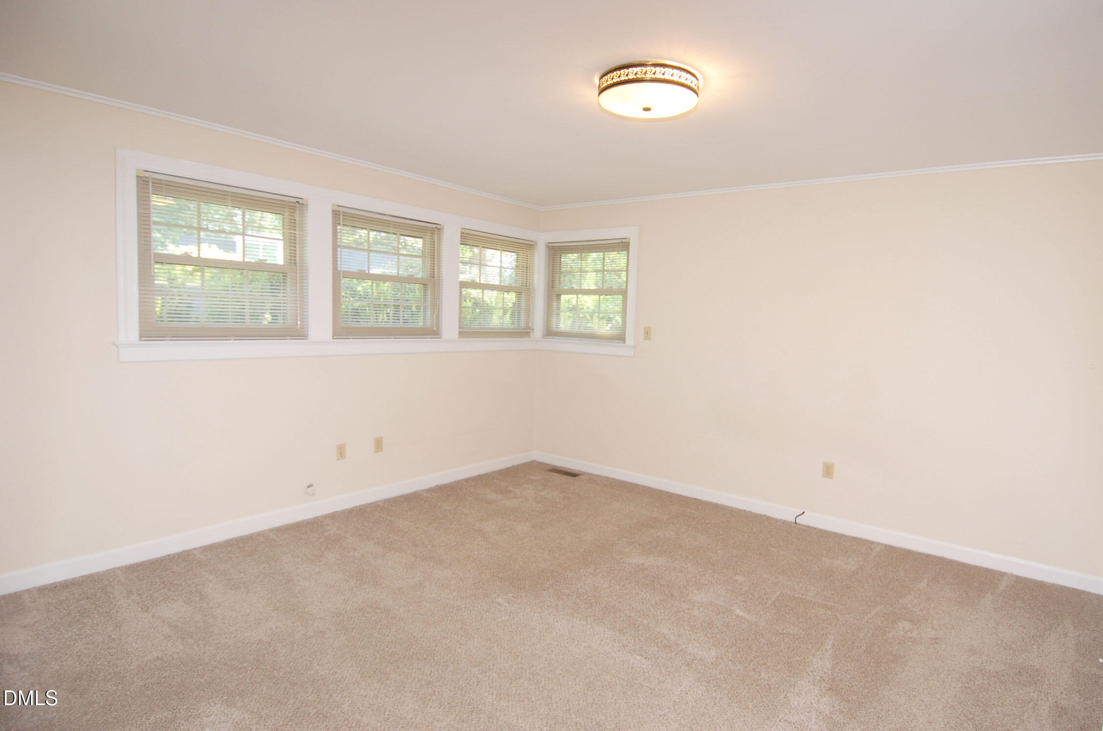 706 Smedes Place Raleigh, NC 27605 - Photo 10 of 21 13 Bdrm2