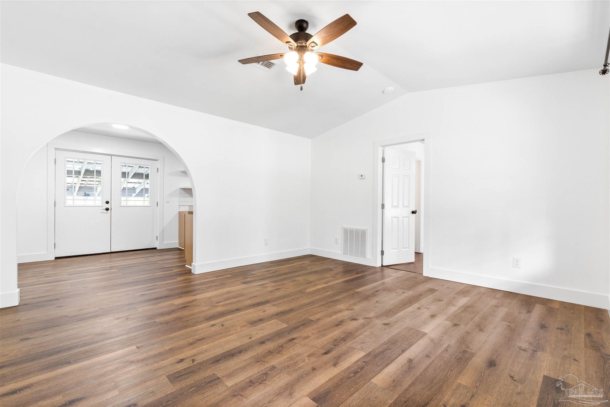 1027 Dog Track Road Pensacola, FL 32506 - Photo 15 of 33 Gallery Image 15