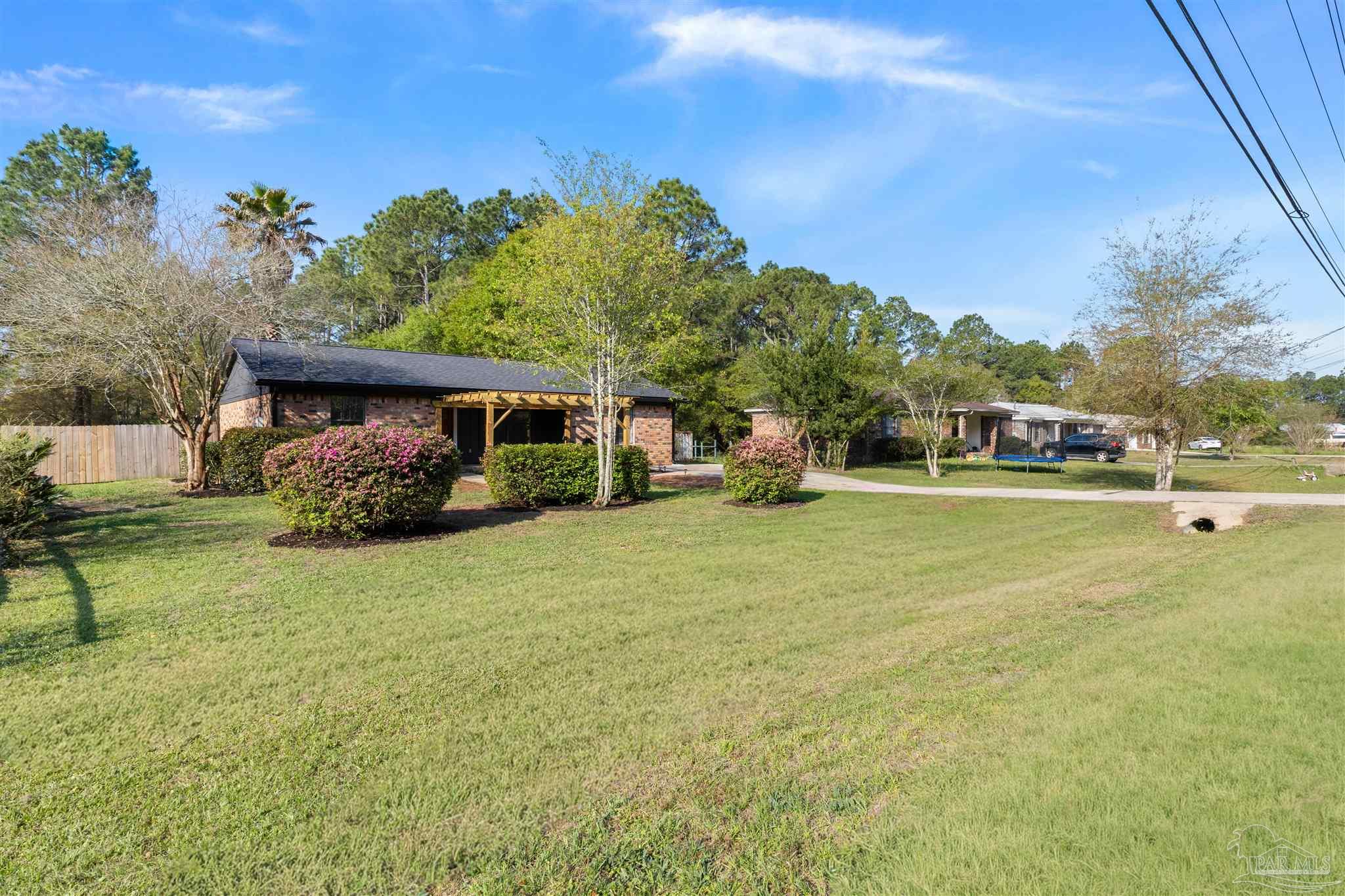 1027 Dog Track Road Pensacola, FL 32506 - Photo 2 of 33 Gallery Image 2