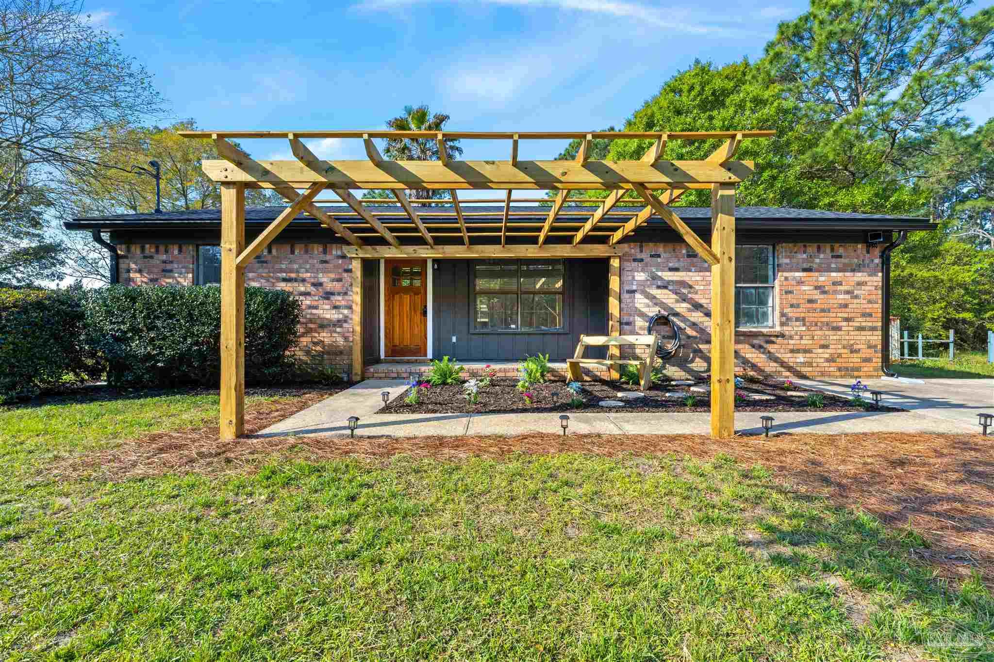 1027 Dog Track Road Pensacola, FL 32506 - Photo 5 of 33 Gallery Image 5