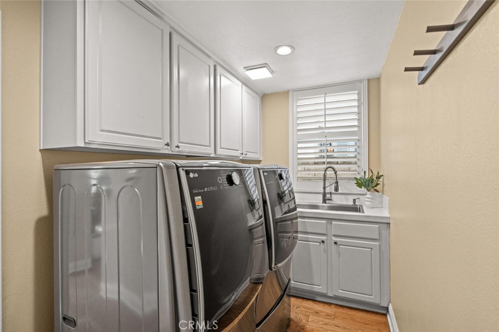 23930 Lakeside Road Valencia, CA 91355 - Photo 16 of 42 Indoor Laundry on main floor