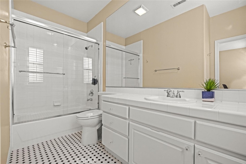 23930 Lakeside Road Valencia, CA 91355 - Photo 24 of 42