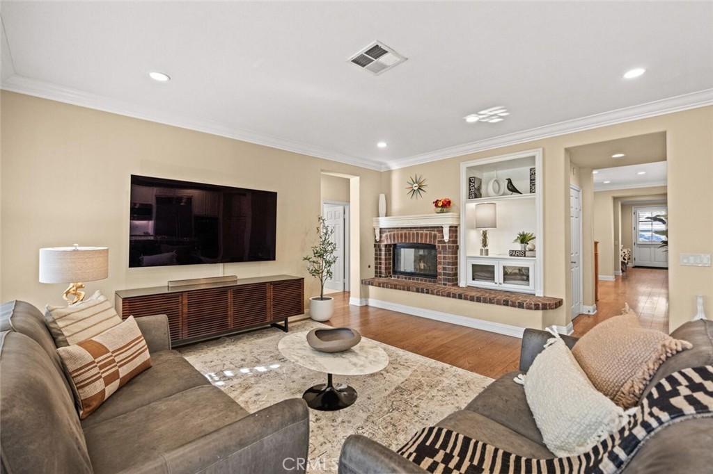 23930 Lakeside Road Valencia, CA 91355 - Photo 5 of 42