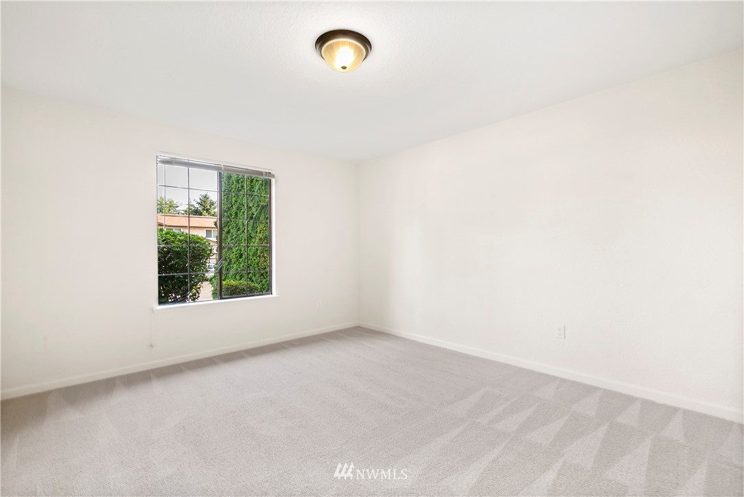 4815 152nd Street Southwest Edmonds, WA 98026 - Photo 12 of 25 Gallery Image 12