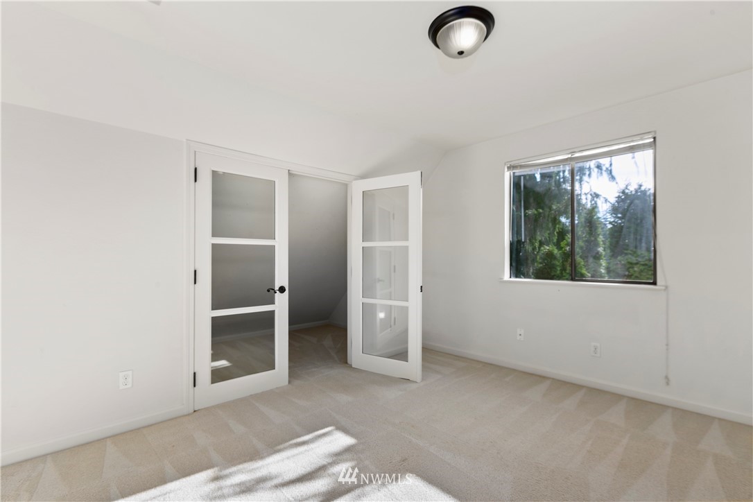 4815 152nd Street Southwest Edmonds, WA 98026 - Photo 14 of 25 Gallery Image 14