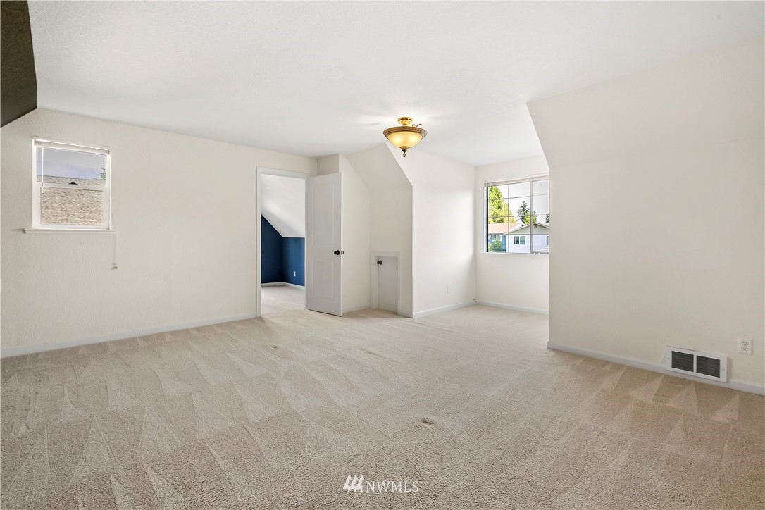 4815 152nd Street Southwest Edmonds, WA 98026 - Photo 17 of 25 Gallery Image 17