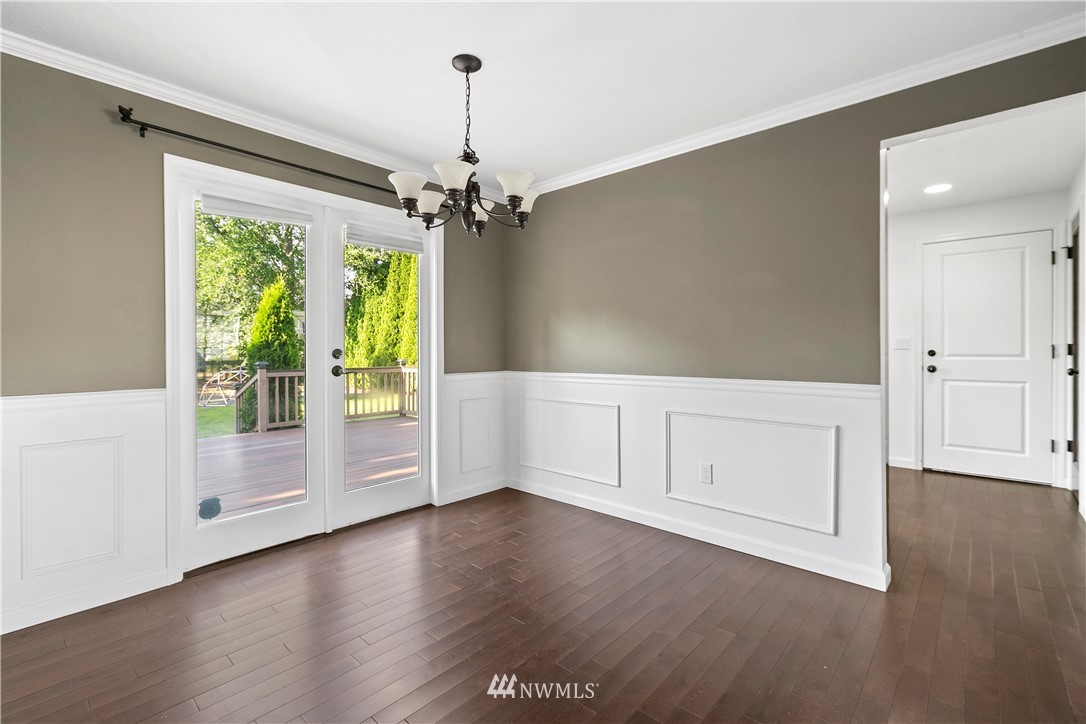 4815 152nd Street Southwest Edmonds, WA 98026 - Photo 5 of 25 Gallery Image 5