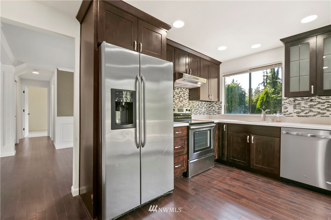 4815 152nd Street Southwest Edmonds, WA 98026 - Photo 7 of 25 Gallery Image 7