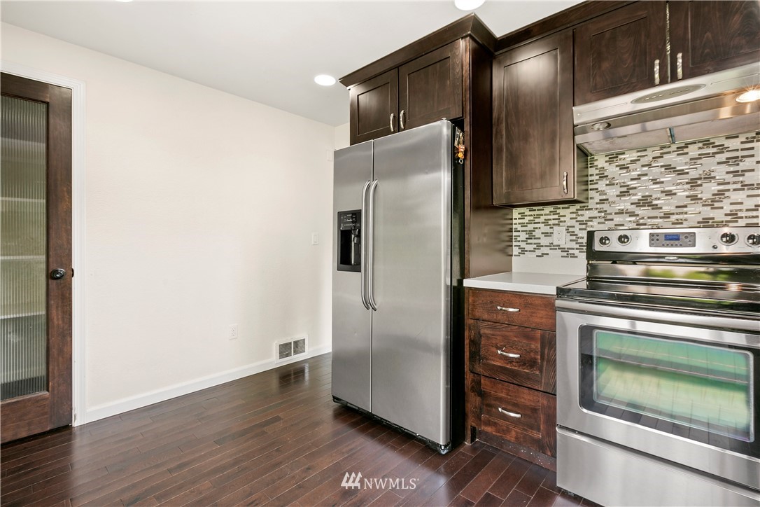4815 152nd Street Southwest Edmonds, WA 98026 - Photo 8 of 25 Gallery Image 8