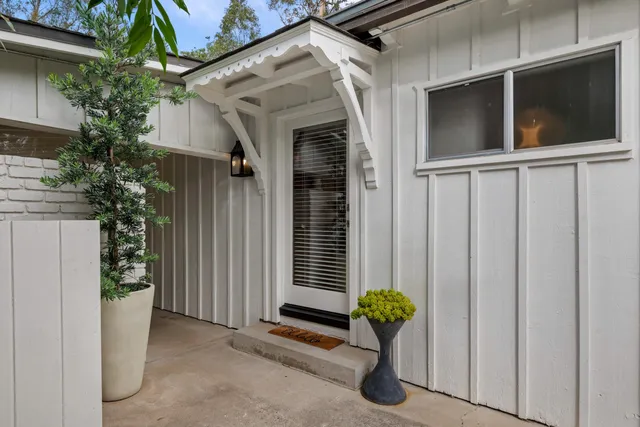 $7,598,000 | 1071 East Mountain Drive, Montecito, CA 93108