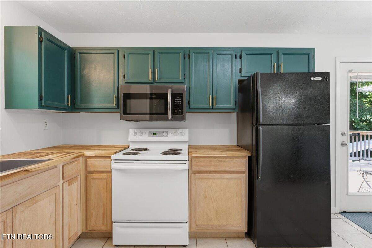 2319 Woods-Smith Road Knoxville, TN 37921 - Photo 11 of 39 11-Kitchen