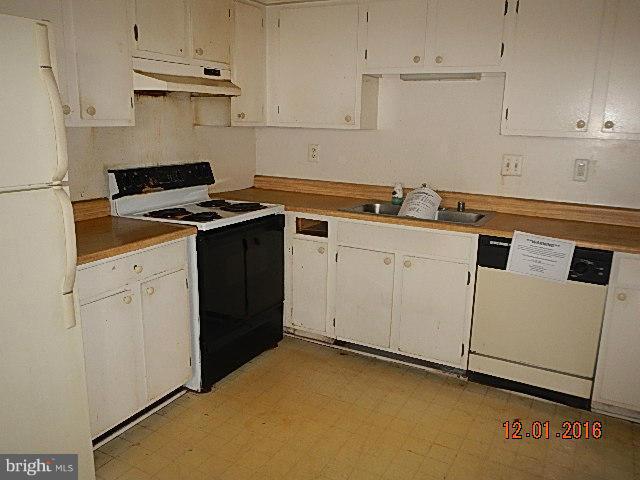 2927 Shepperton Terrace Silver Spring, MD 20904 - Photo 3 of 9 Kitchen