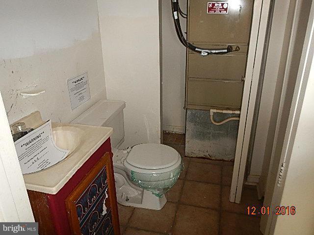 2927 Shepperton Terrace Silver Spring, MD 20904 - Photo 4 of 9 Bath