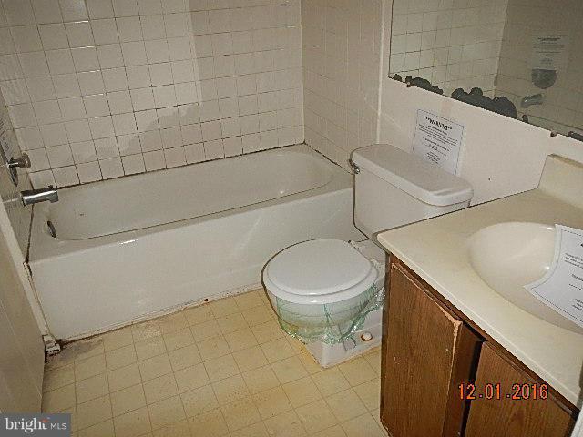 2927 Shepperton Terrace Silver Spring, MD 20904 - Photo 6 of 9 Bath