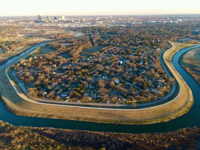 $1,000,000 | 3700 Oaklawn Drive, Fort Worth, TX 76107