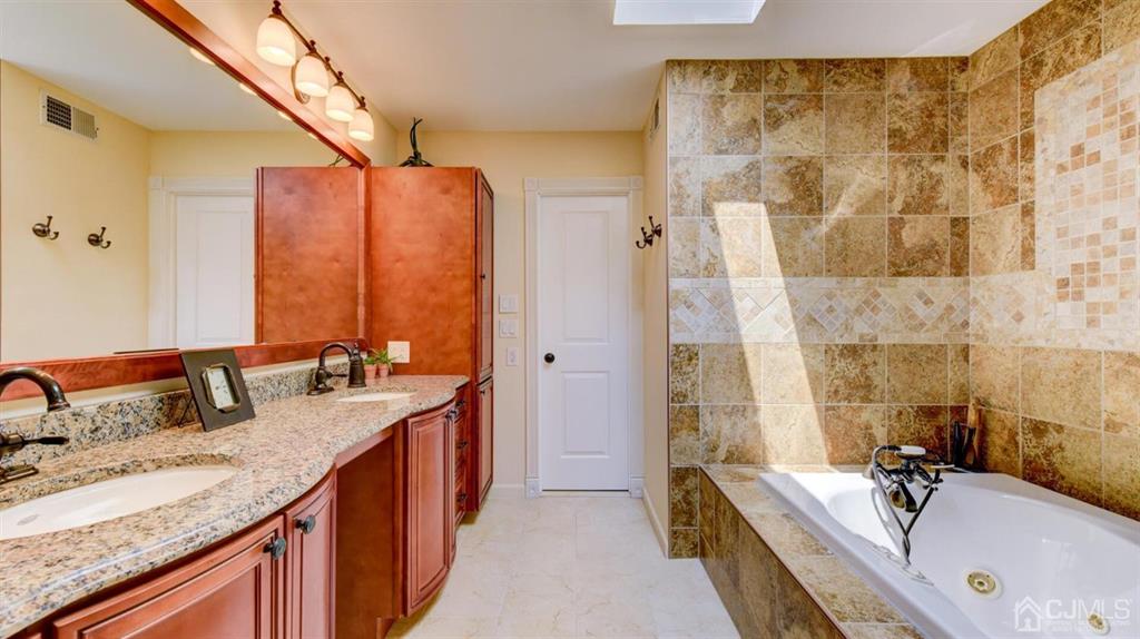 449 Sayre Drive Plainsboro, NJ 08540 - Photo 40 of 58 Primary Bathroom