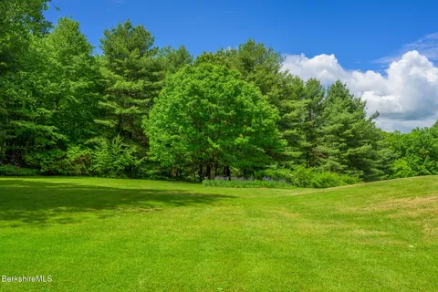 $4,500,000 | 729 Hewins Street, Sheffield, MA 01257