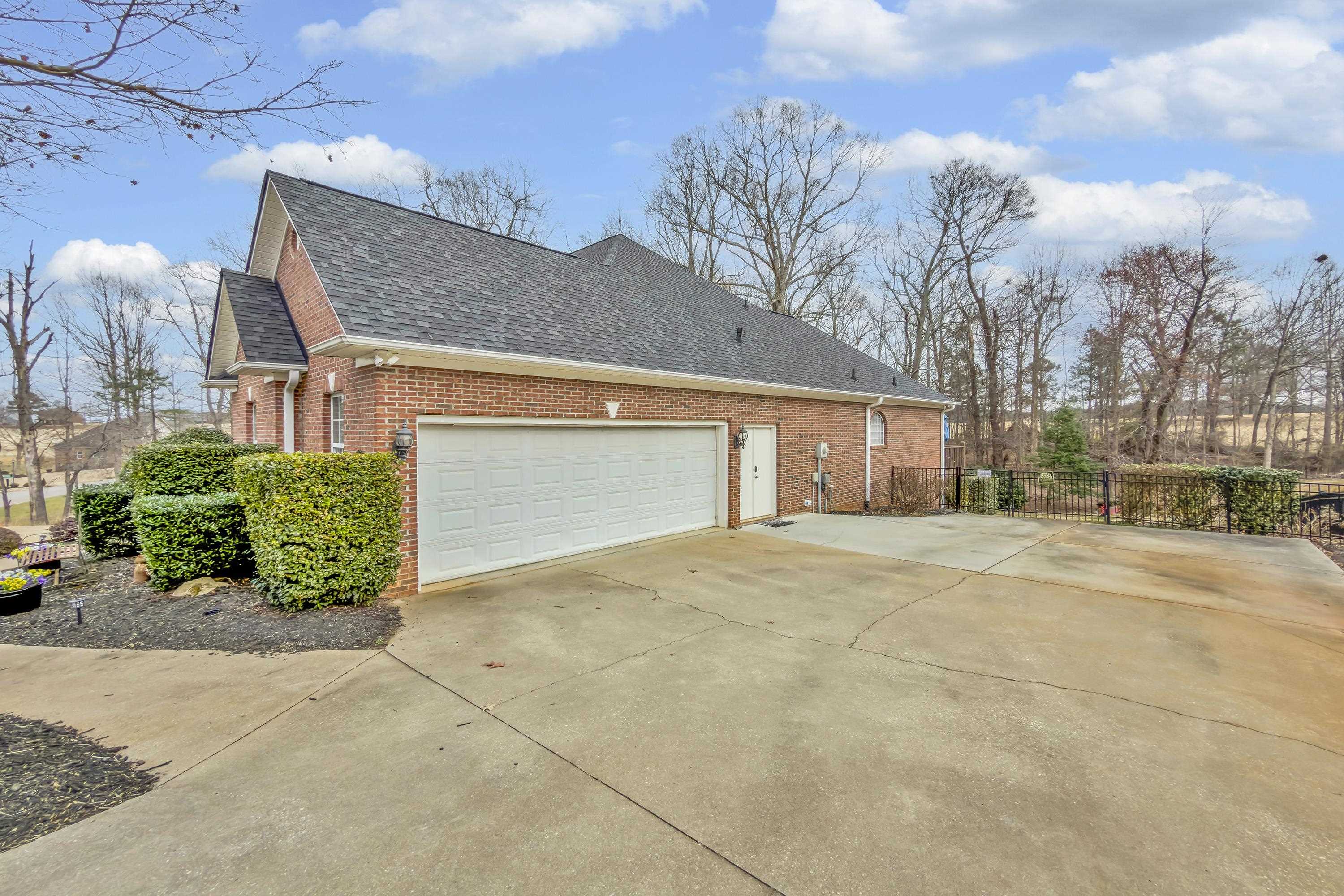 123 North Woodfin Ridge Drive Inman, SC 29349 - Photo 3 of 45