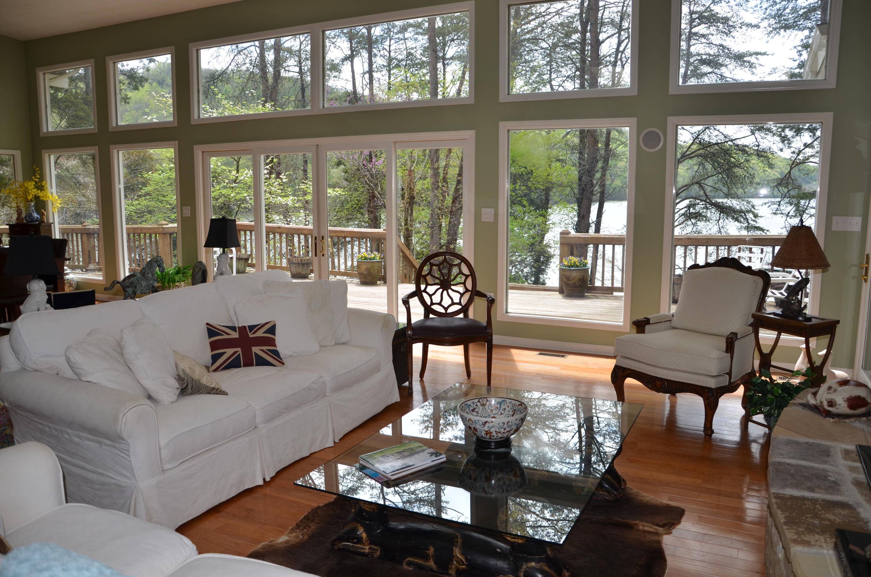370 Lick Branch Road New Tazewell, TN 37825 - Photo 4 of 31 Living area