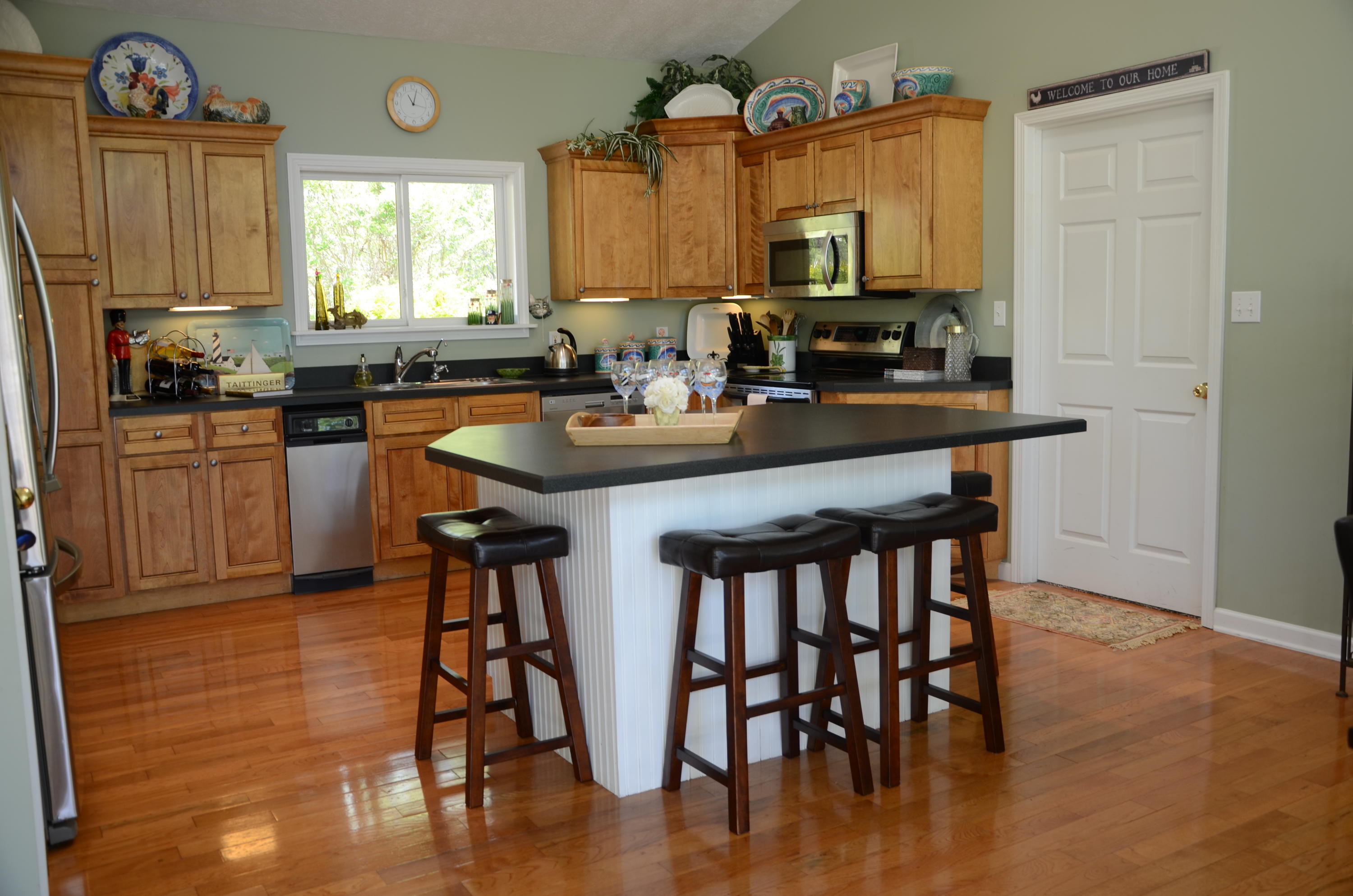 370 Lick Branch Road New Tazewell, TN 37825 - Photo 7 of 31 Kitchen island