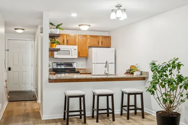 $305,000 | 44 Glengarry Drive, Stratham, NH 03885