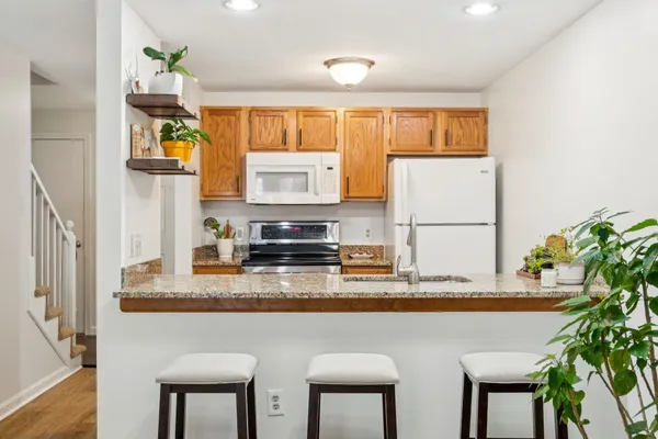 $305,000 | 44 Glengarry Drive, Stratham, NH 03885