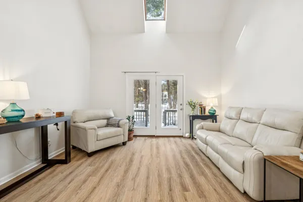 $305,000 | 44 Glengarry Drive, Stratham, NH 03885
