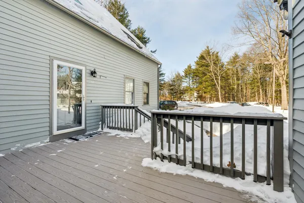 $305,000 | 44 Glengarry Drive, Stratham, NH 03885
