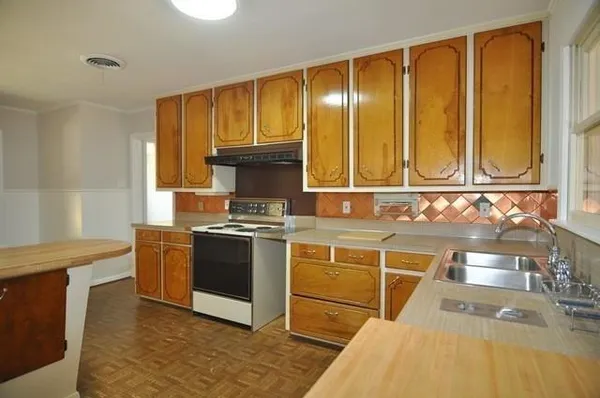 $1,950 | 402 East Carolyn Drive, Garland, TX 75041