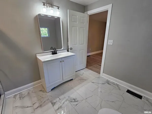 $153,000 | 309 West 11th Street, Metropolis, IL 62960