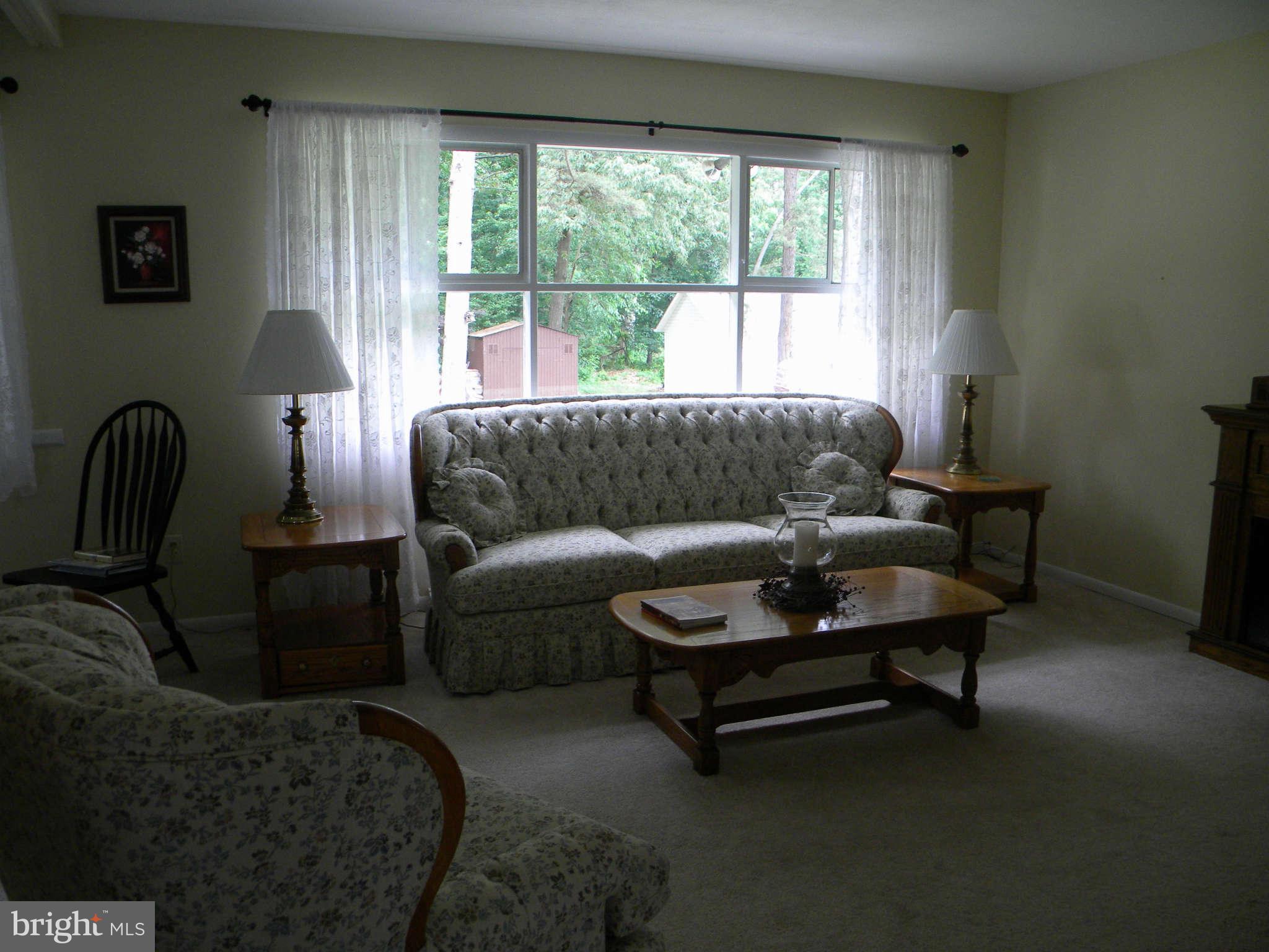 806 Lucky Road Severn, MD 21144 - Photo 12 of 22 Living Room