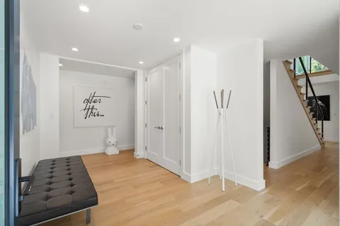 $5,695,000 | 21 White Oak Road, Newton, MA 02468