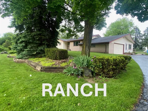 $449,500 | 5871 Brewster Road, Rochester, MI 48306