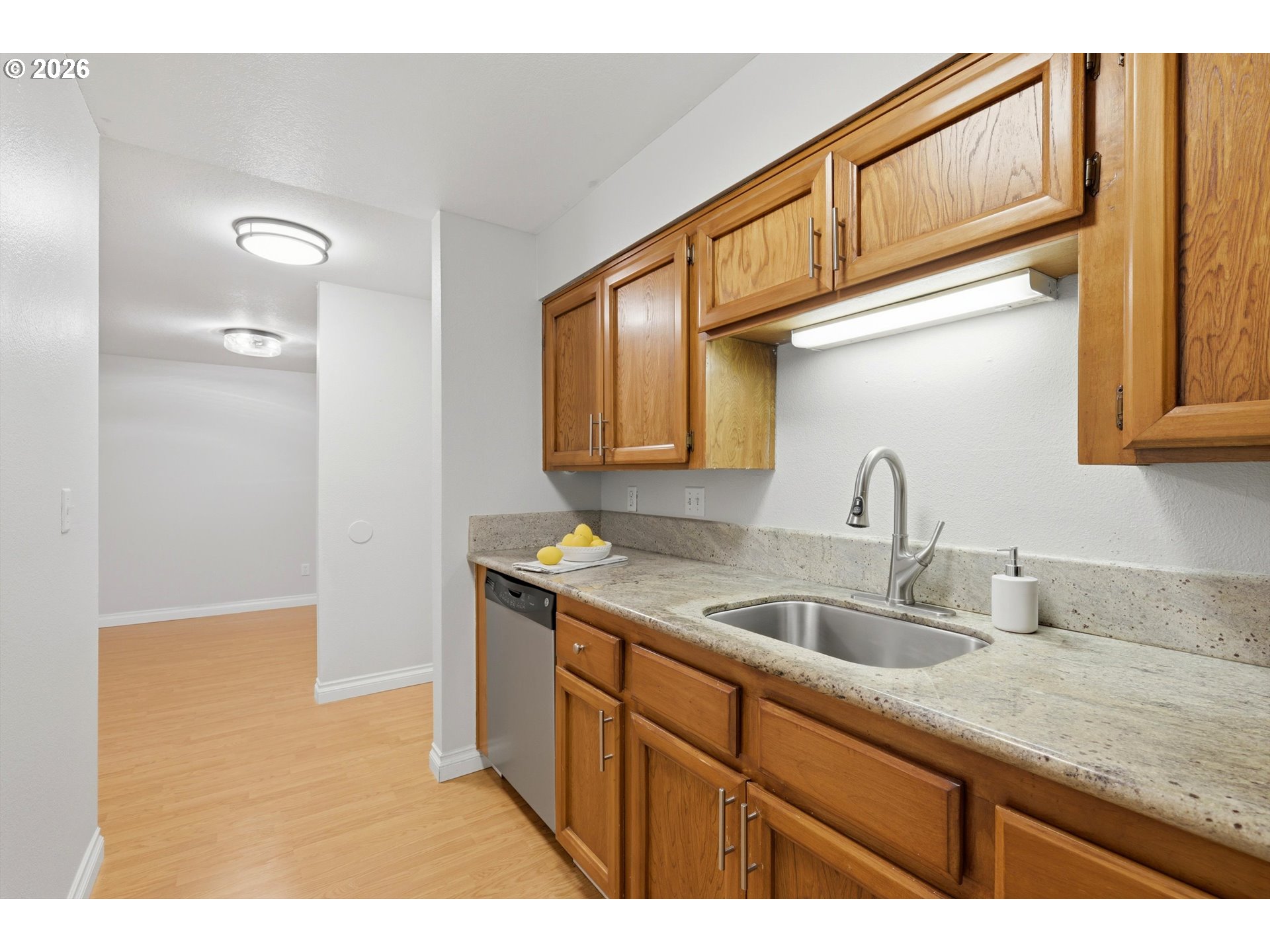 8720 Southwest Tualatin Road, Unit 303 Tualatin, OR 97062 - Photo 11 of 30