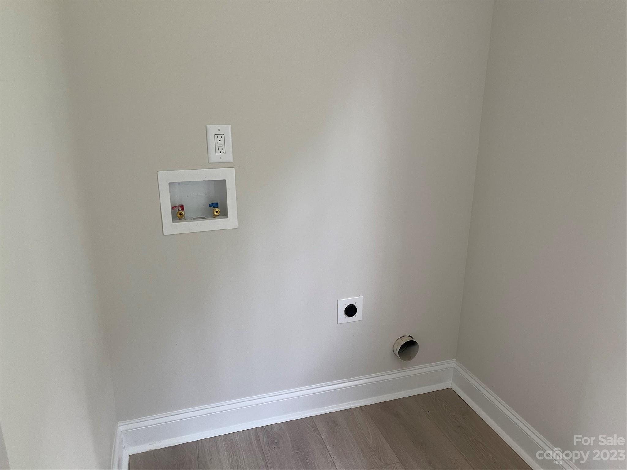 525 State Road 696 Chester, SC 29706 - Photo 7 of 10 a view of an empty room