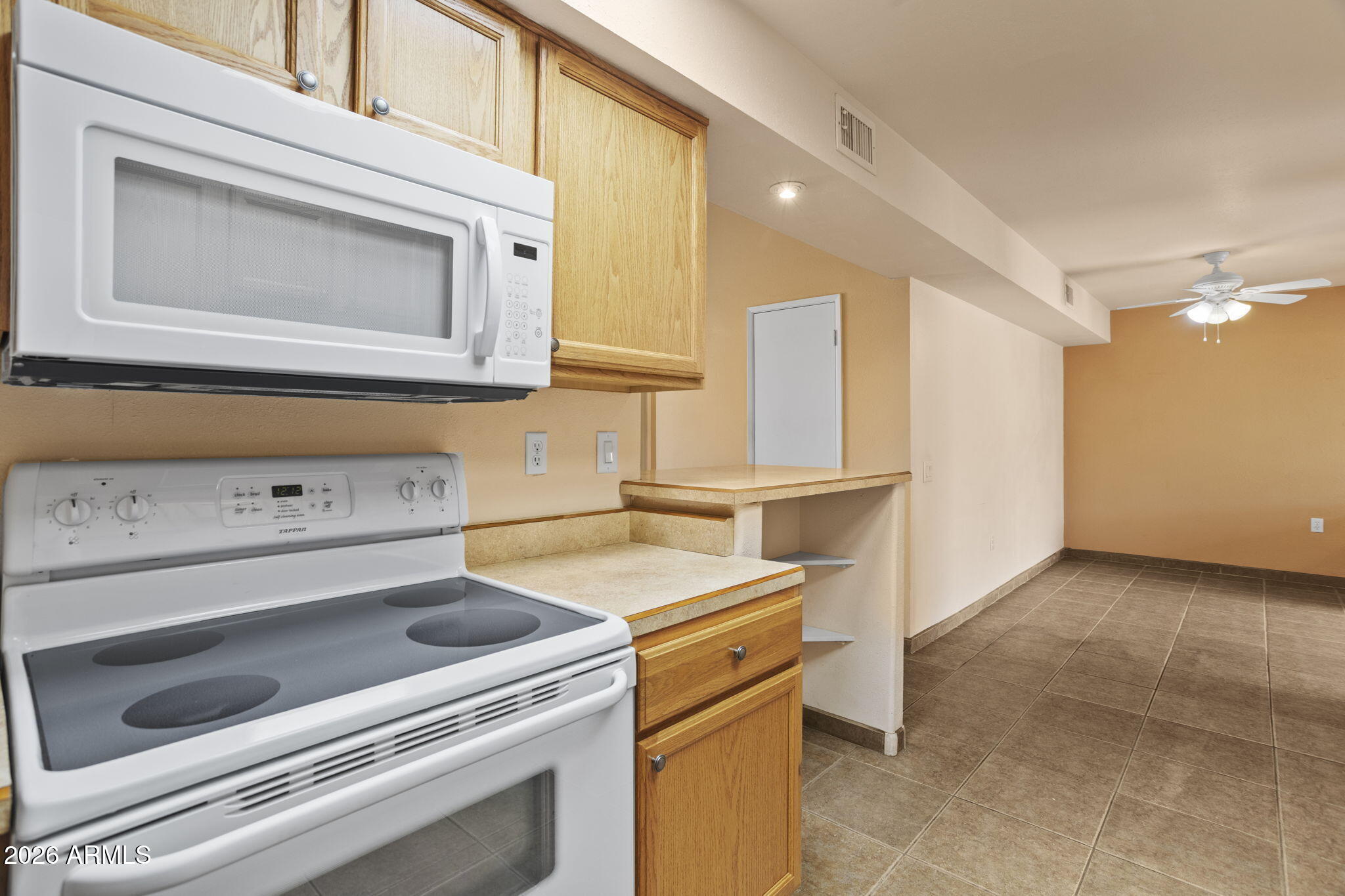 10060 West Royal Oak Road, Unit F Sun City, AZ 85351 - Photo 11 of 22 10060 W Royal Oak Rd F Sun City - 248