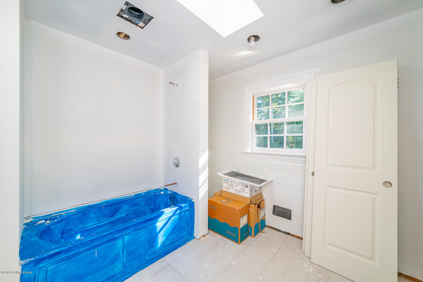 713 Braeview Road Louisville, KY 40206 - Photo 53 of 82 Hall Full Bath