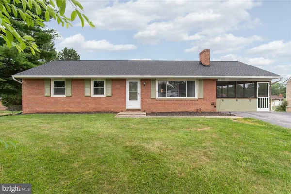 $325,000 | 10602 Oaktree Circle, Williamsport, MD 21795